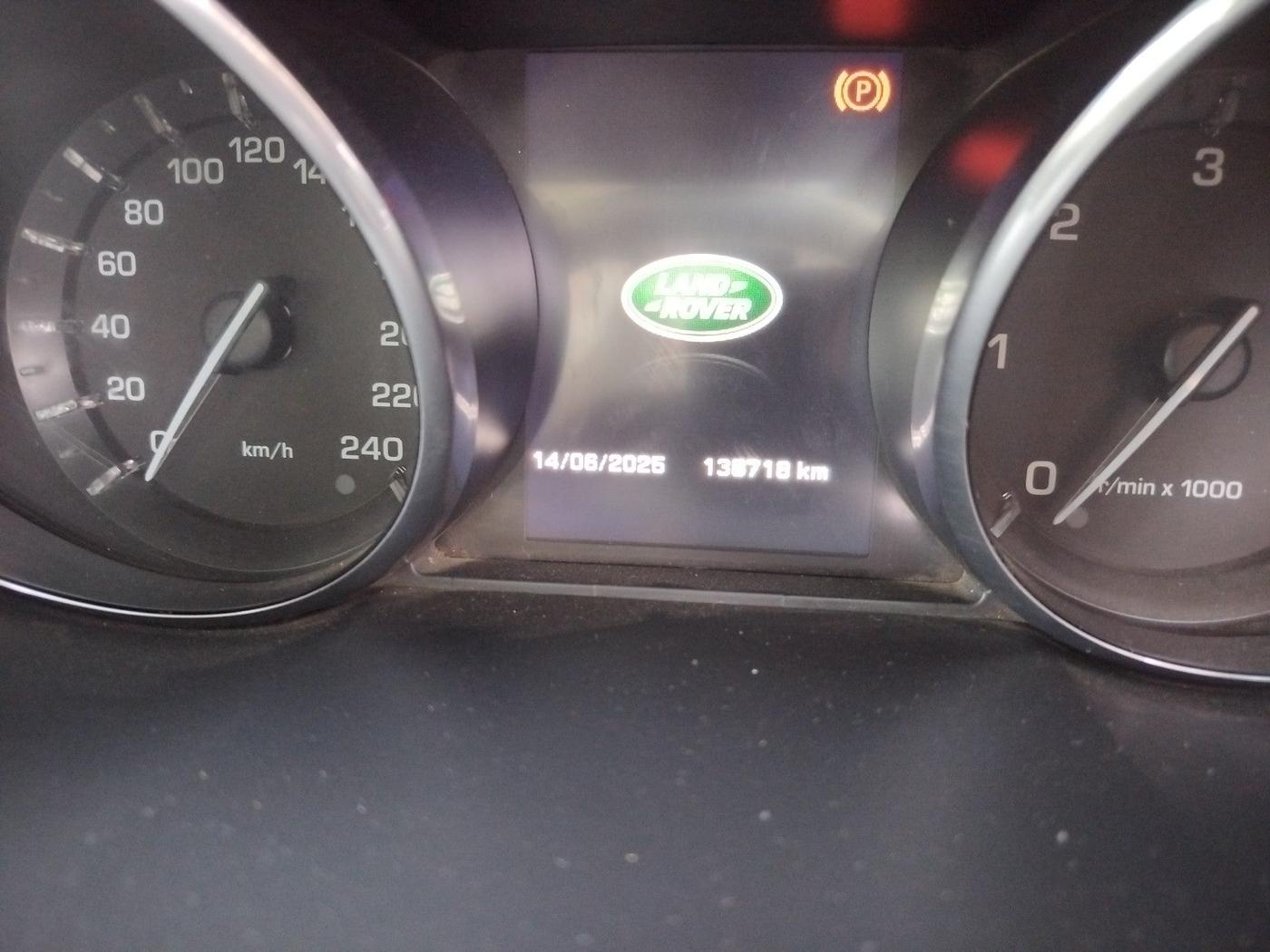 2015 Landrover DISCOVERY SPORT SE, Diesel, Automatic, 1,38,718 km, interior