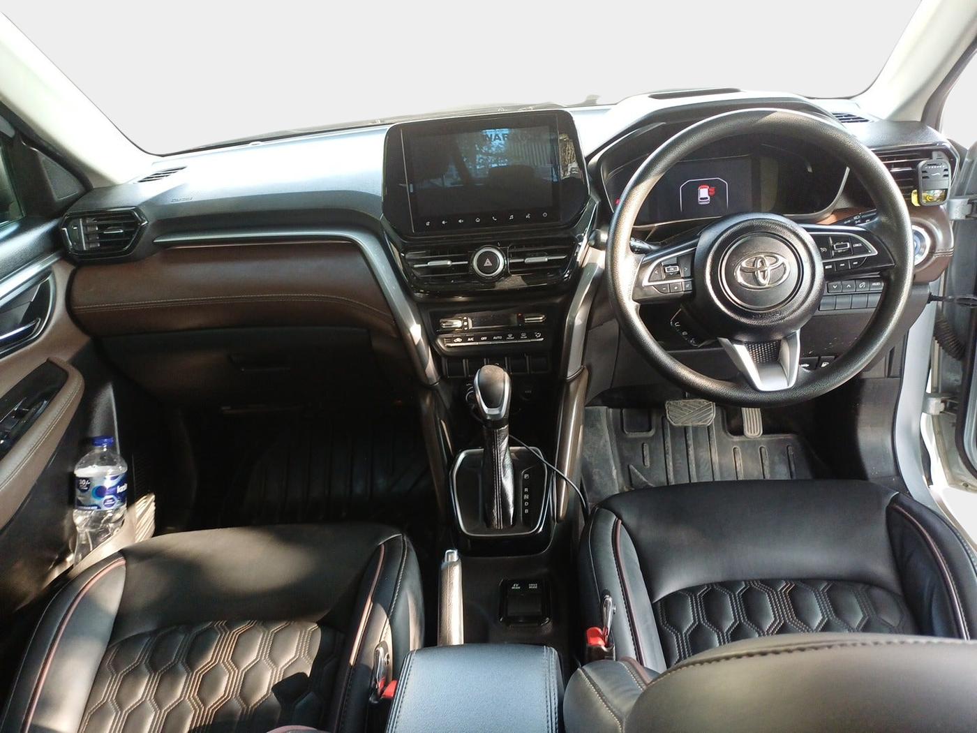 2023 Toyota URBAN CRUISER HYRYDER G HYBRID, Hybrid, Automatic, 74,745 km, interior