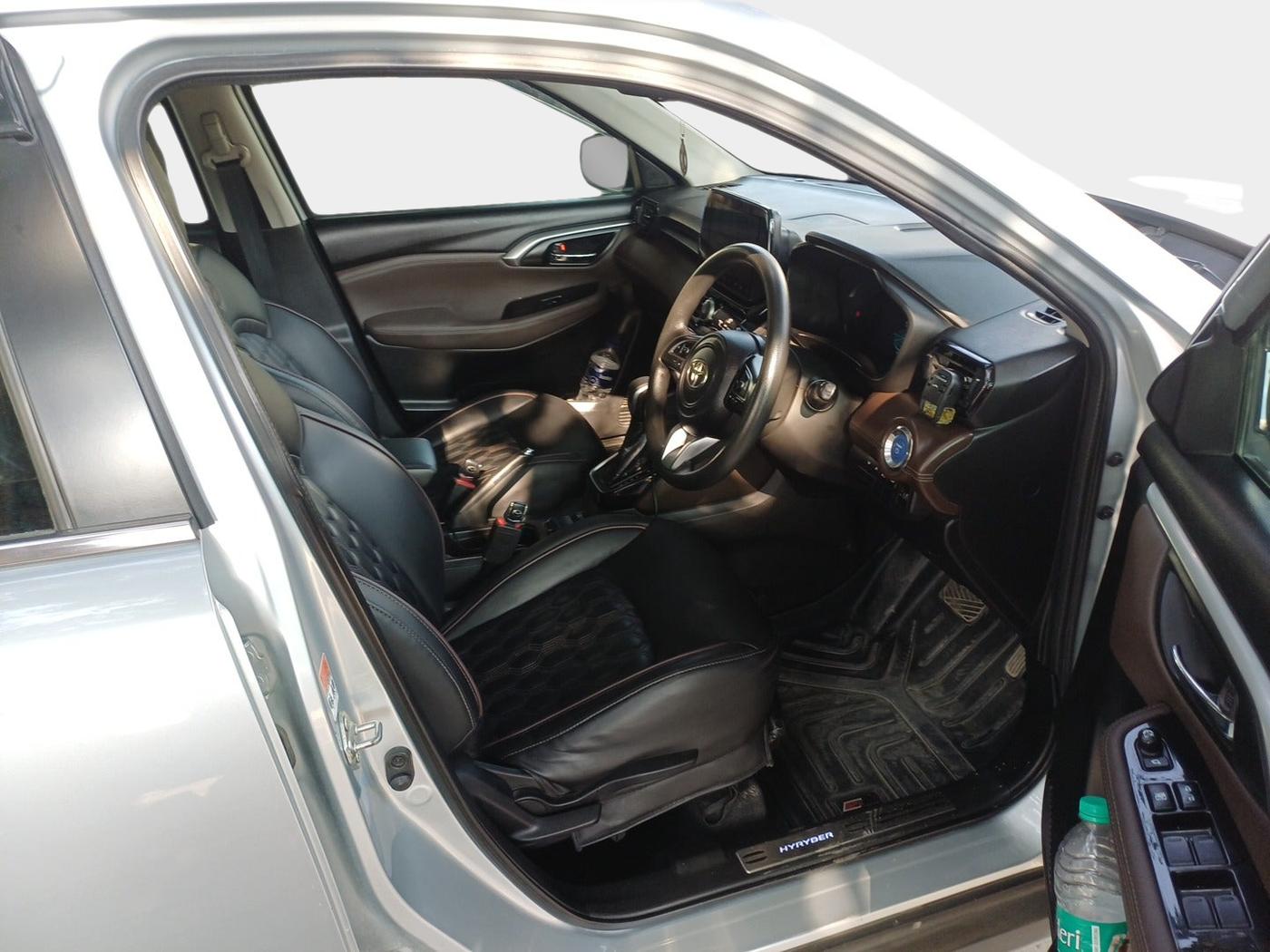 2023 Toyota URBAN CRUISER HYRYDER G HYBRID, Hybrid, Automatic, 74,745 km, interior