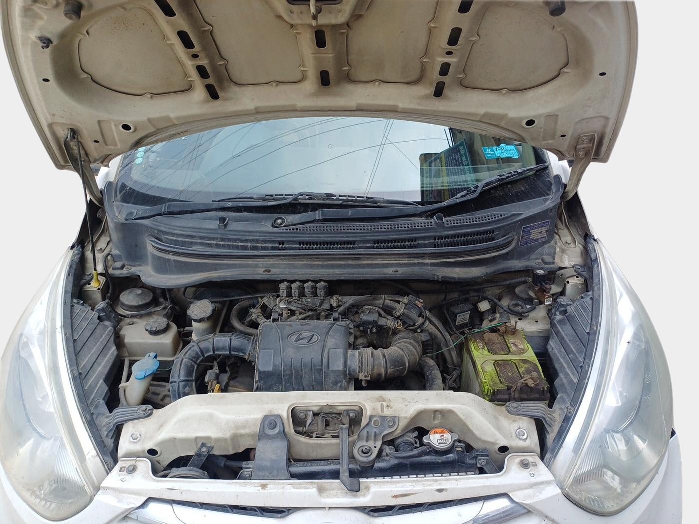 2013 Hyundai Eon SPORTZ, Petrol, Manual, 1,21,810 km, exterior