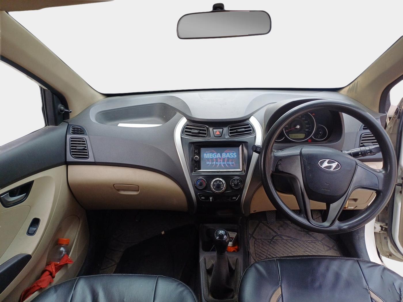 2013 Hyundai Eon SPORTZ, Petrol, Manual, 1,21,810 km, interior