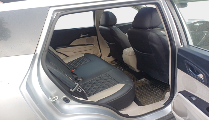 2020 Mahindra XUV300 W8 (O) 1.2 PETROL, Petrol, Manual, 40,960 km, interior