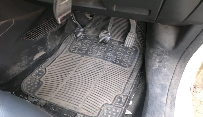 2011 Ford Figo EXI 1.2 PETROL, Petrol, Manual, 1,03,312 km, interior