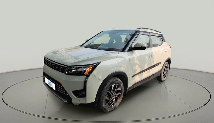 2022 Mahindra XUV300 W8 (O) 1.2 PETROL, Petrol, Manual, 21,390 km, exterior