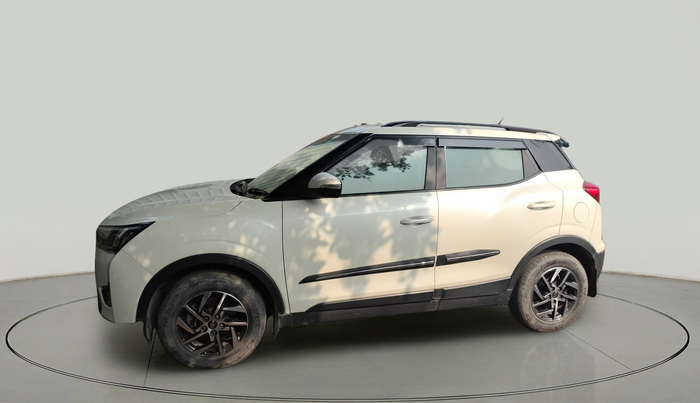2022 Mahindra XUV300 W8 (O) 1.2 PETROL, Petrol, Manual, 21,390 km, exterior