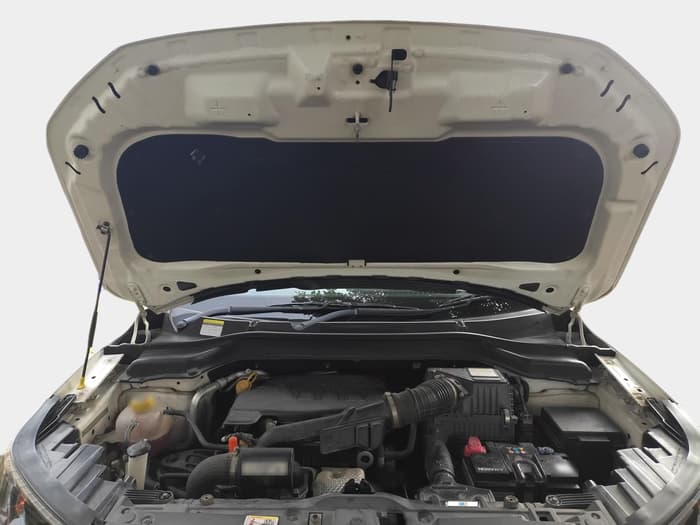2022 Mahindra XUV300 W8 (O) 1.2 PETROL, Petrol, Manual, 1,24,000 km, exterior