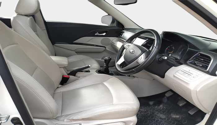 2022 Mahindra XUV300 W8 (O) 1.2 PETROL, Petrol, Manual, 21,390 km, interior