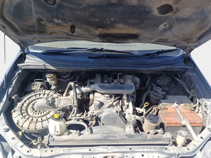 2012 Toyota Innova GX 2.5 8 STR, Diesel, Manual, 1,79,040 km, exterior