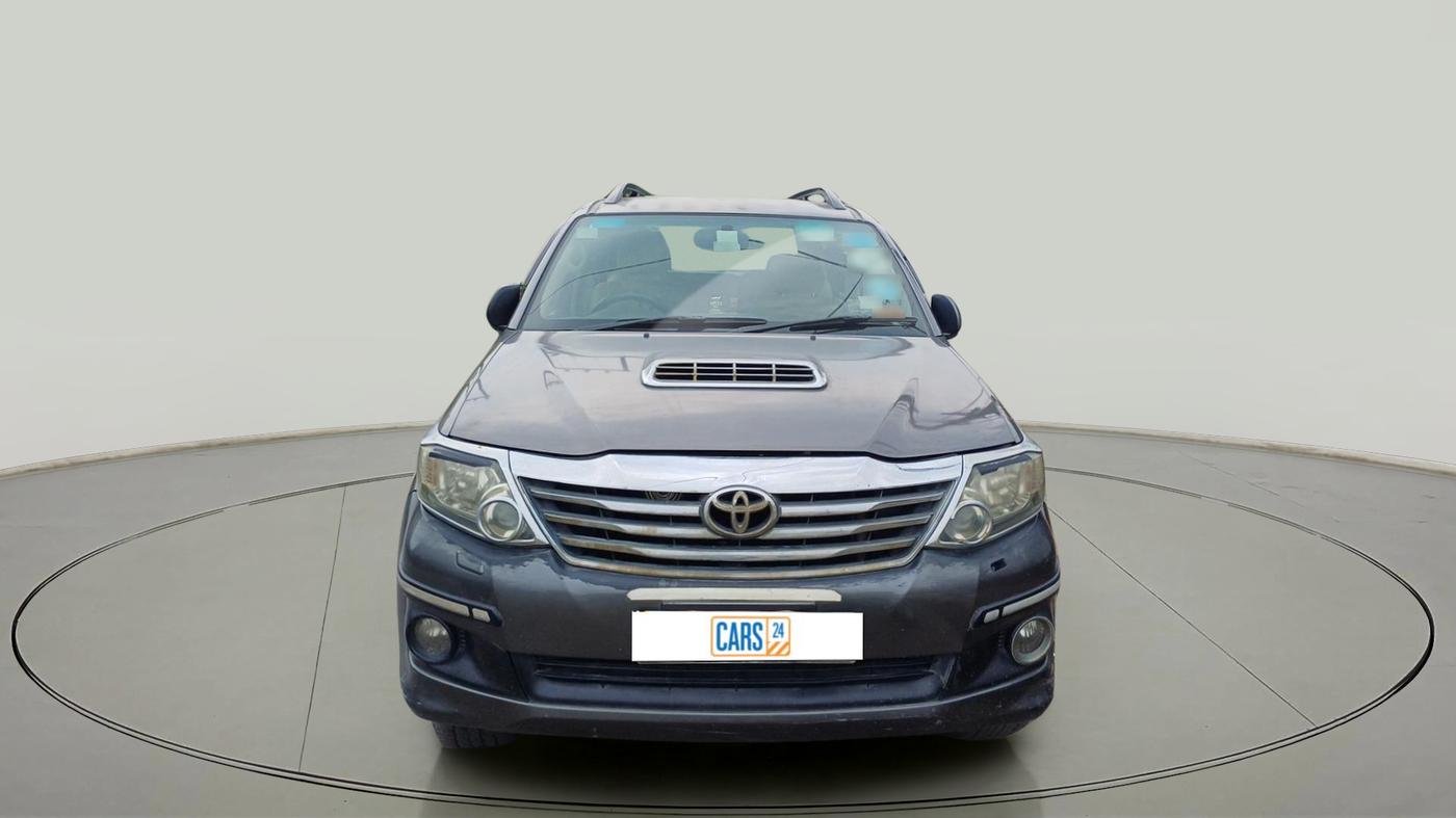 2012 Toyota Fortuner 3.0 4X2 MT, Diesel, Manual, 2,22,624 km, exterior