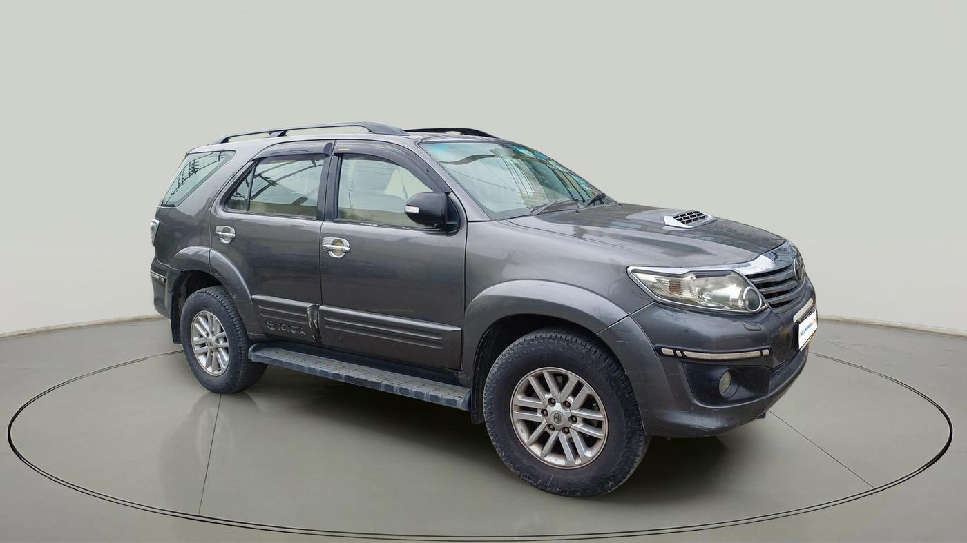 2012 Toyota Fortuner 3.0 4X2 MT, Diesel, Manual, 2,22,624 km, exterior