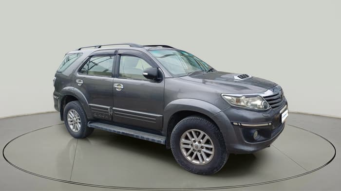 2012 Toyota Fortuner 3.0 4X2 MT, Diesel, Manual, 2,22,624 km, exterior