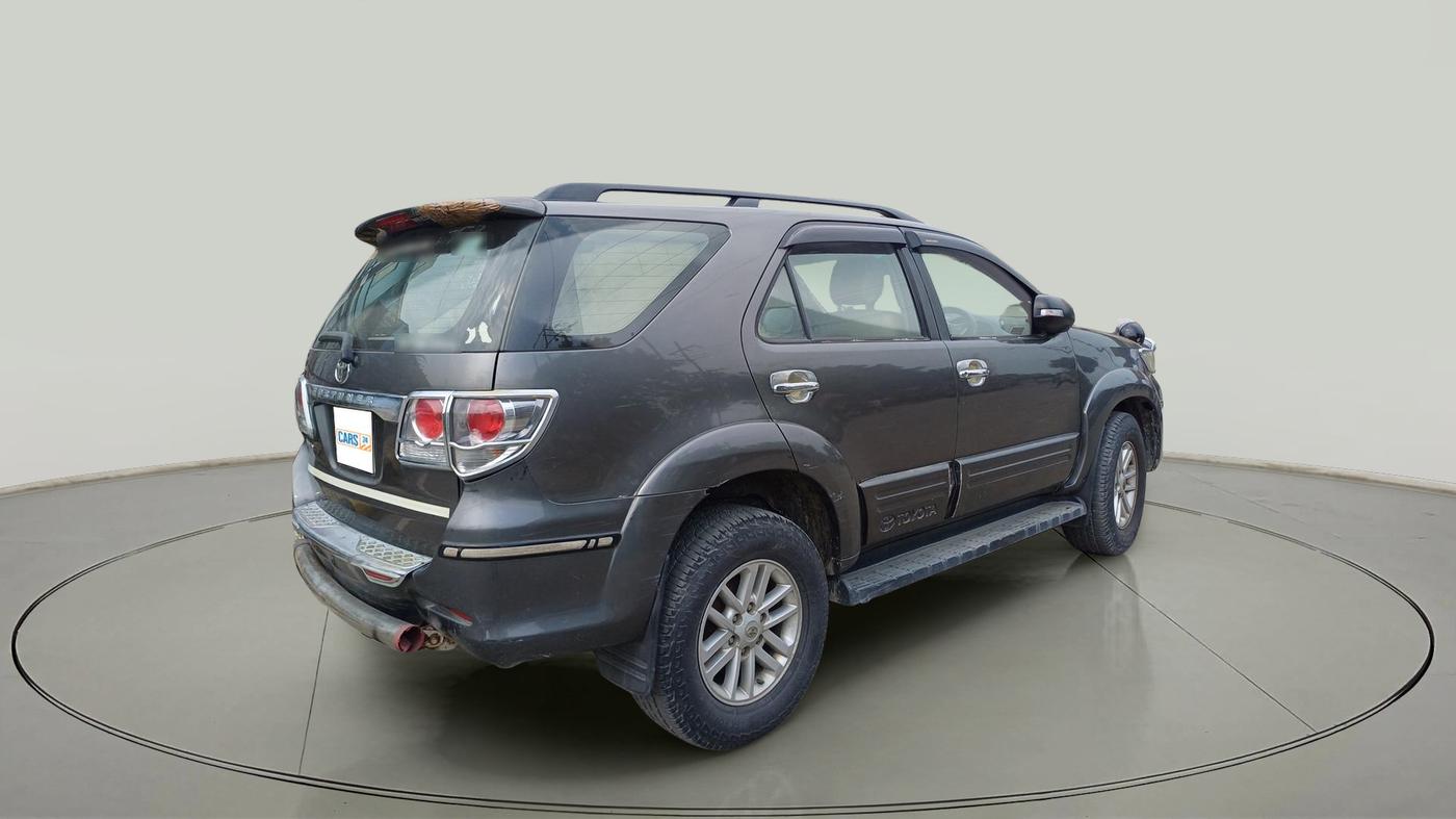 2012 Toyota Fortuner 3.0 4X2 MT, Diesel, Manual, 2,22,624 km, exterior
