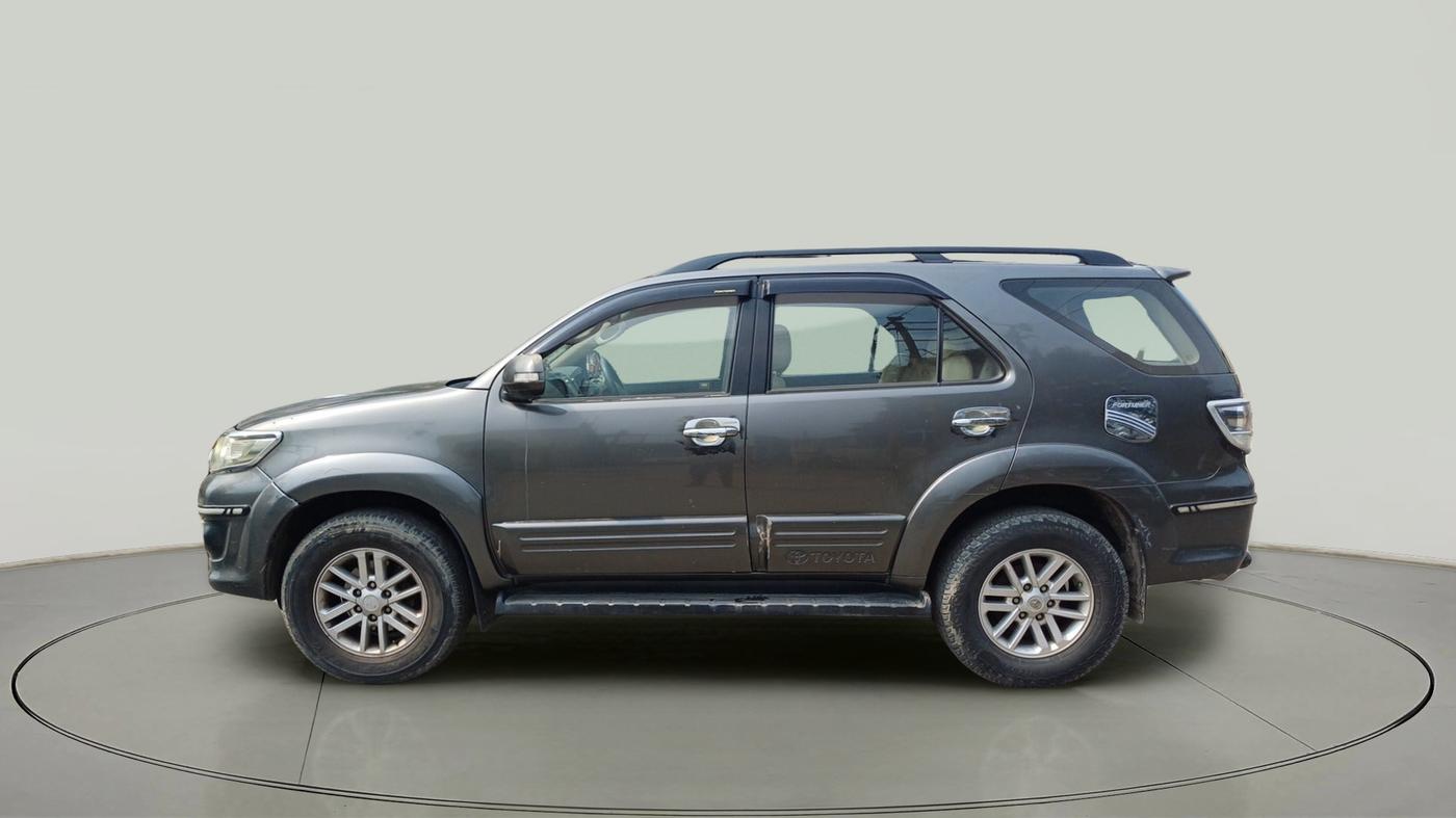 2012 Toyota Fortuner 3.0 4X2 MT, Diesel, Manual, 2,22,624 km, exterior