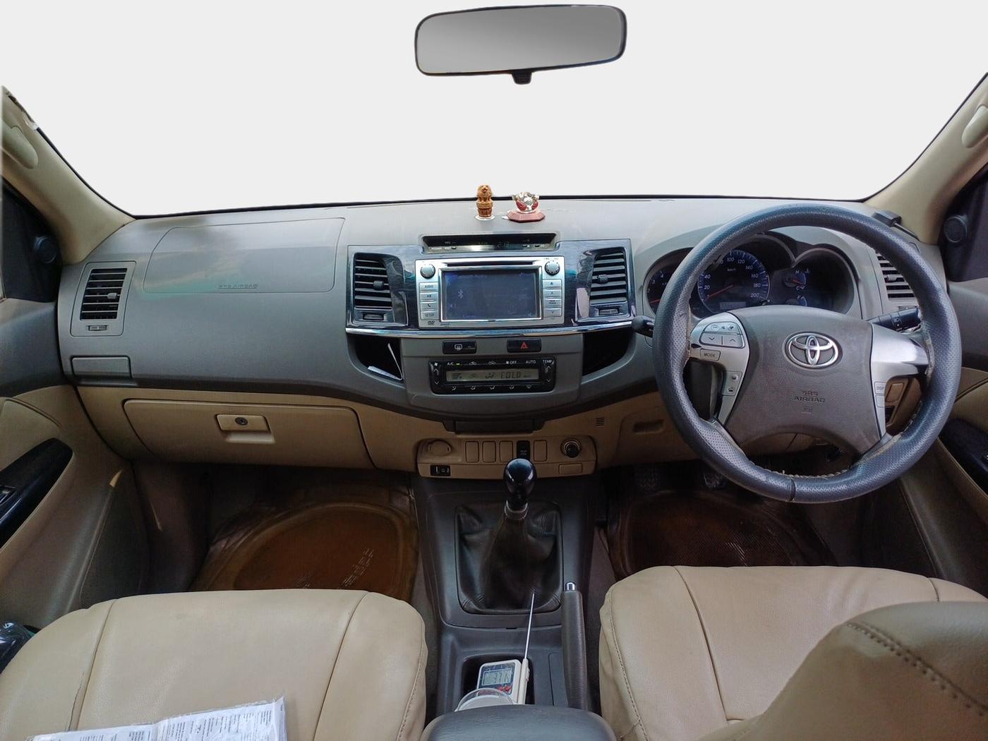 2012 Toyota Fortuner 3.0 4X2 MT, Diesel, Manual, 2,22,624 km, interior