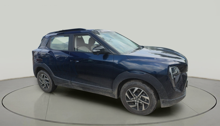 2024 Mahindra XUV300 W6 1.2 PETROL, Petrol, Manual, 10,465 km, exterior