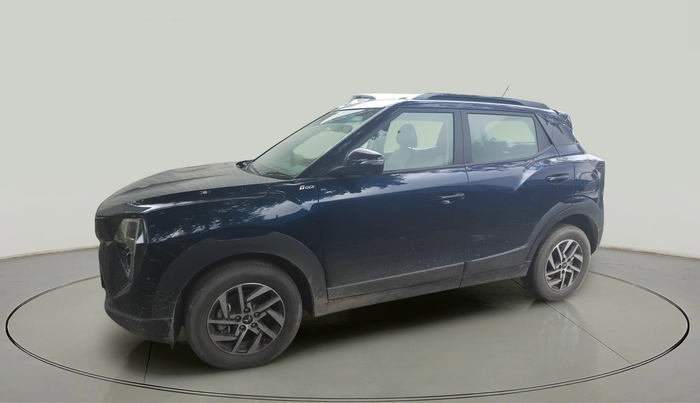 2024 Mahindra XUV300 W6 1.2 PETROL, Petrol, Manual, 10,465 km, exterior