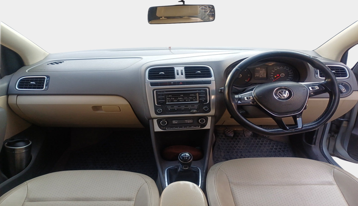 2016 Volkswagen Vento HIGHLINE DIESEL 1.5, Diesel, Manual, 2,01,000 km, interior
