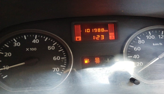 2014 Nissan Terrano XE (D), Diesel, Manual, 1,01,988 km, interior
