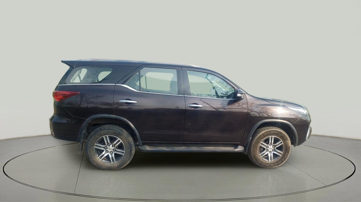 2017 Toyota Fortuner 2.8 4X2 MT, Diesel, Manual, 58,163 km, exterior