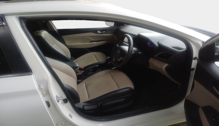 2017 Hyundai Verna 1.6 VTVT SX O, Petrol, Manual, 73,005 km, interior