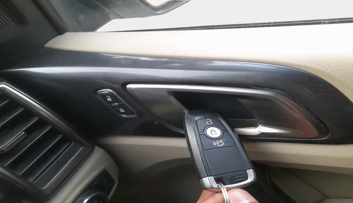 2020 Ford Endeavour TITANIUM PLUS 2.0 4X4 AT SUNROOF, Diesel, Automatic, 2,31,814 km, interior