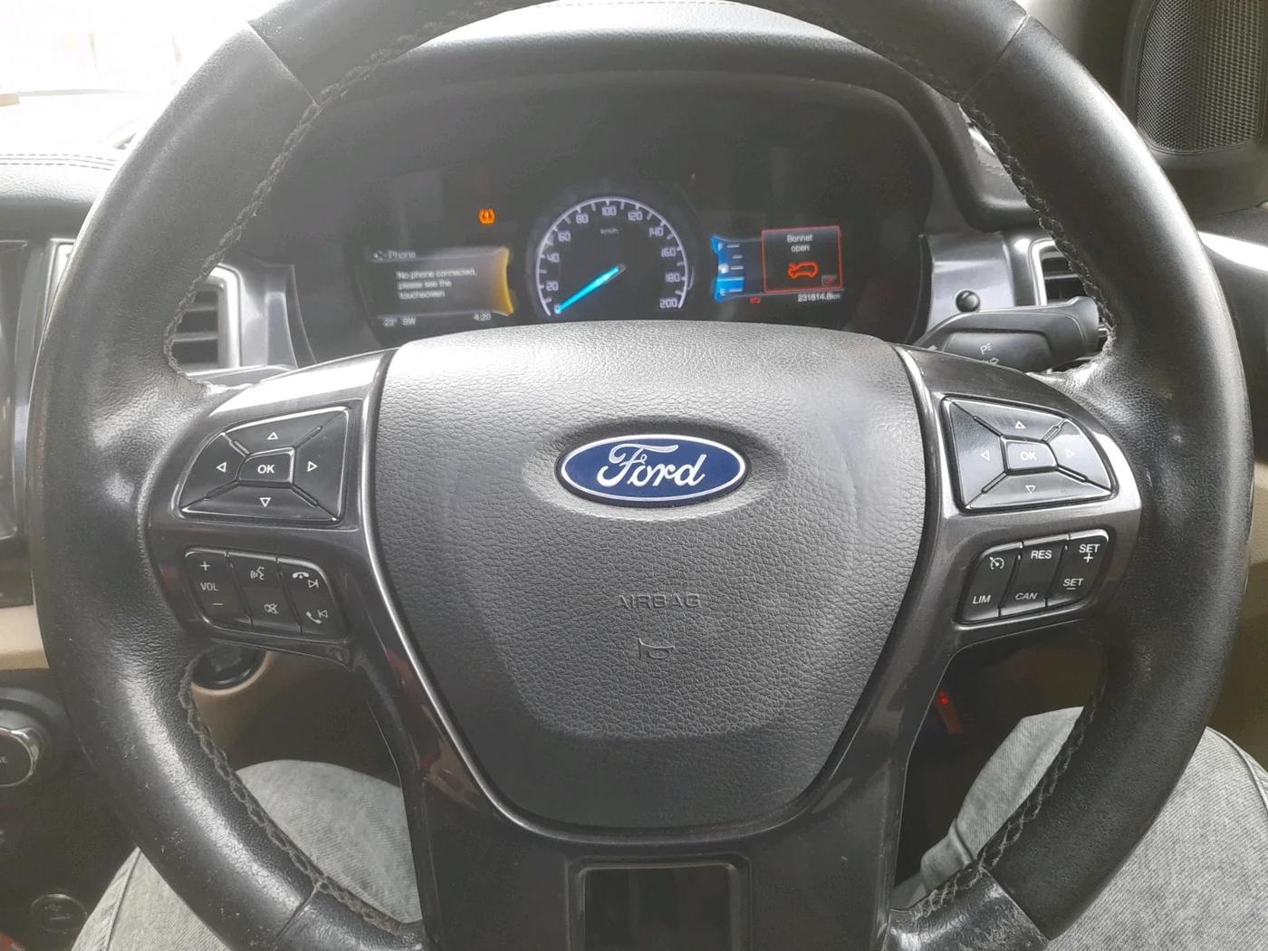 2020 Ford Endeavour TITANIUM PLUS 2.0 4X4 AT SUNROOF, Diesel, Automatic, 2,31,814 km, interior
