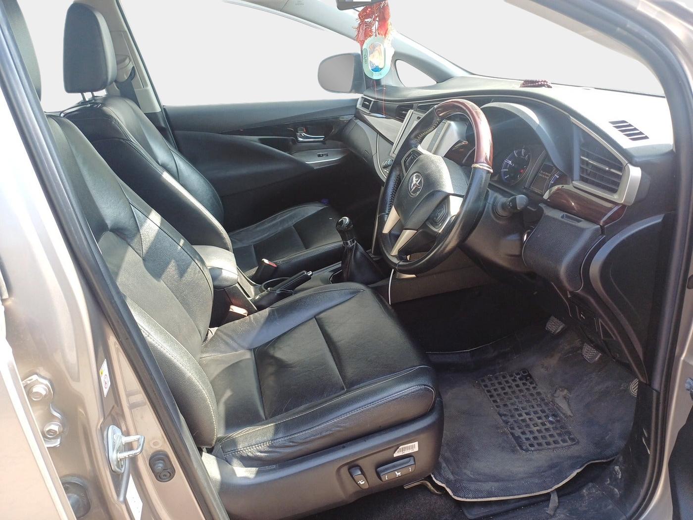2016 Toyota Innova Crysta 2.4 ZX 7 STR, Diesel, Manual, 1,19,431 km, interior