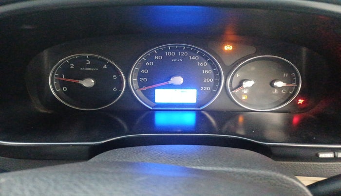 2013 Hyundai Santa Fe 2 WD, Diesel, Manual, 1,57,728 km, interior