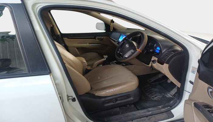 2013 Hyundai Santa Fe 2 WD, Diesel, Manual, 1,57,728 km, interior