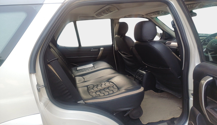 2015 Tata Safari Storme 2.2 EX 4X2, Diesel, Manual, 1,79,306 km, interior