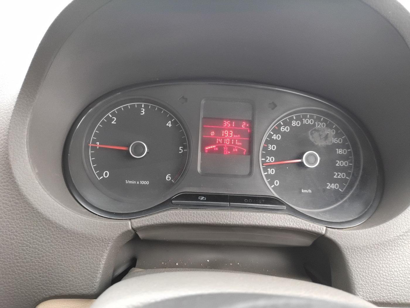 2011 Volkswagen Vento HIGHLINE DIESEL 1.6, Diesel, Manual, 1,41,011 km, interior