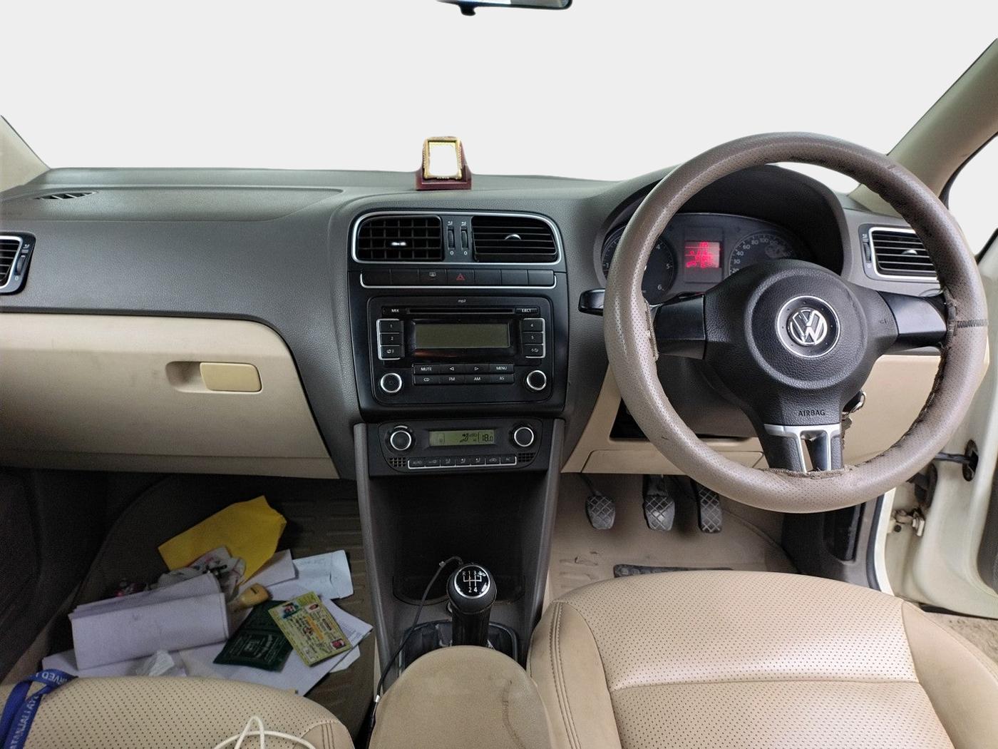 2011 Volkswagen Vento HIGHLINE DIESEL 1.6, Diesel, Manual, 1,41,011 km, interior