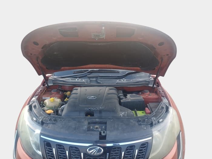 2016 Mahindra XUV500 W10 1.99, Diesel, Manual, 1,20,397 km, exterior