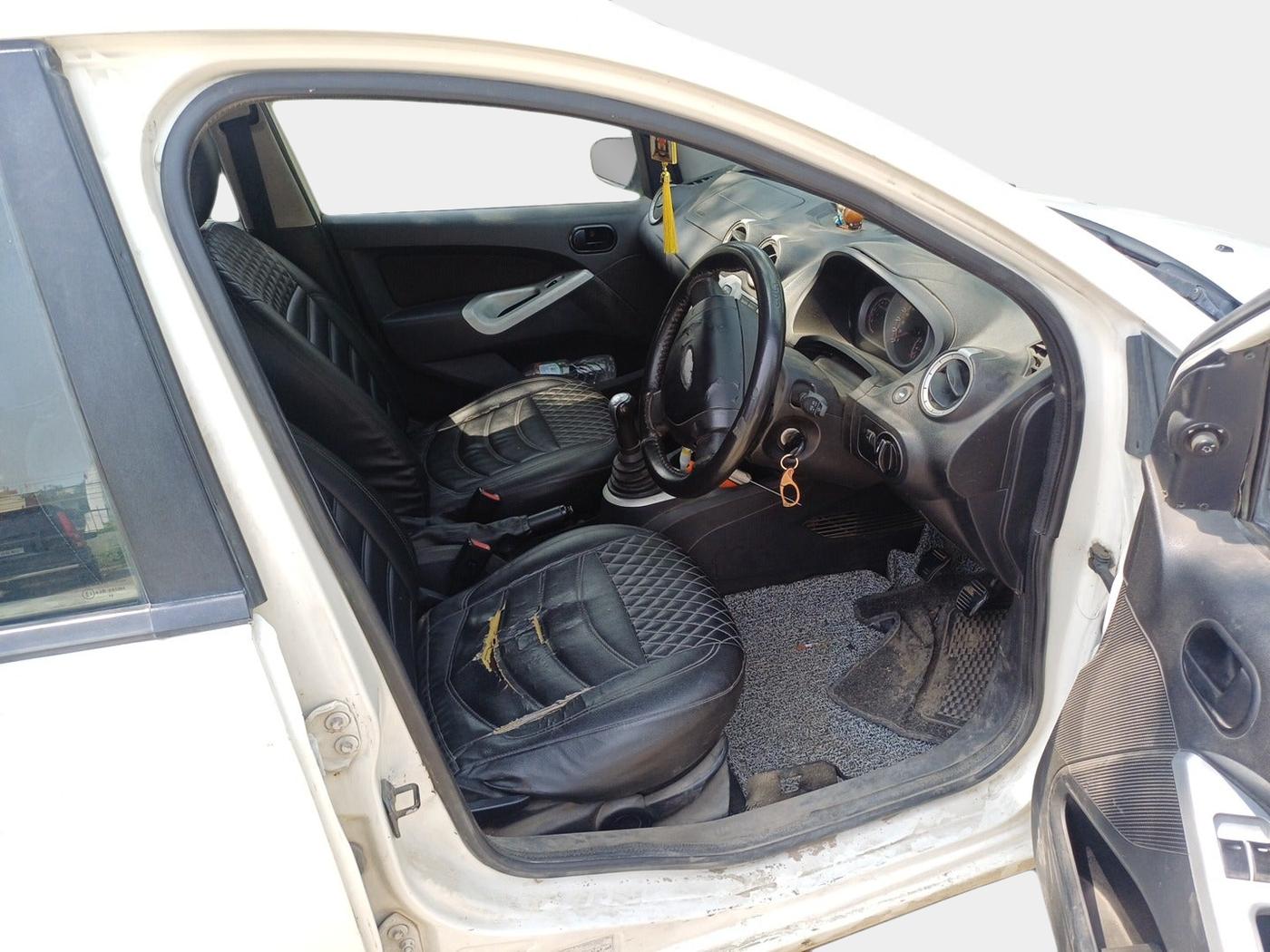 2012 Ford Figo TITANIUM 1.4 DIESEL, Diesel, Manual, 90,915 km, interior