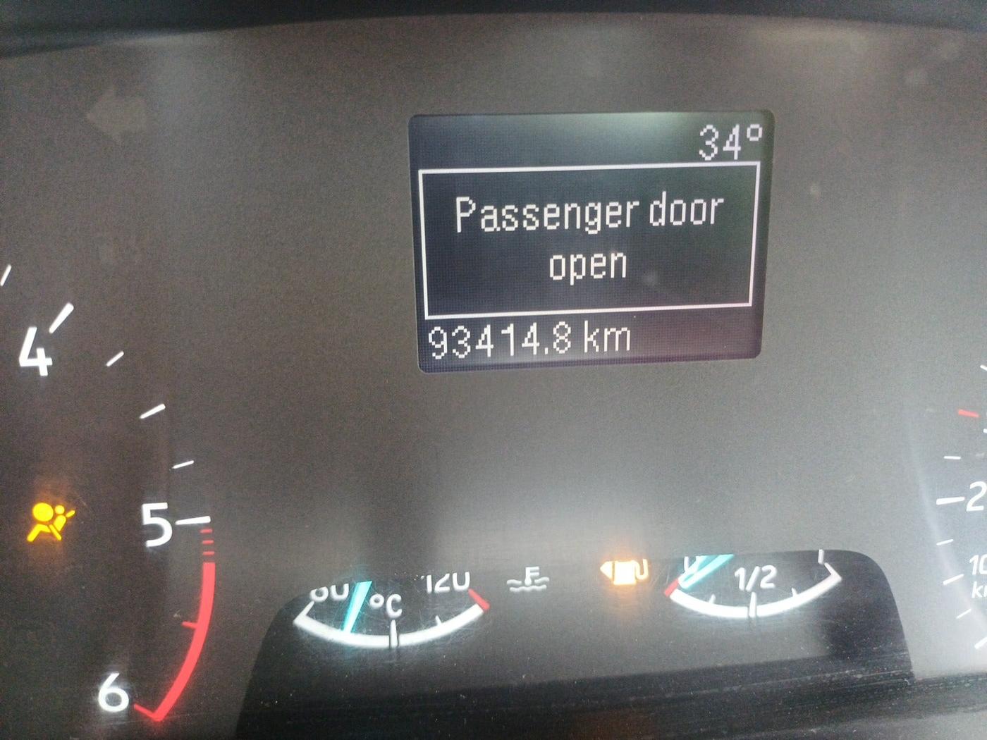 2018 Ford Ecosport TITANIUM 1.5L SIGNATURE EDITION (SUNROOF) DIESEL, Diesel, Manual, 2,14,022 km, interior