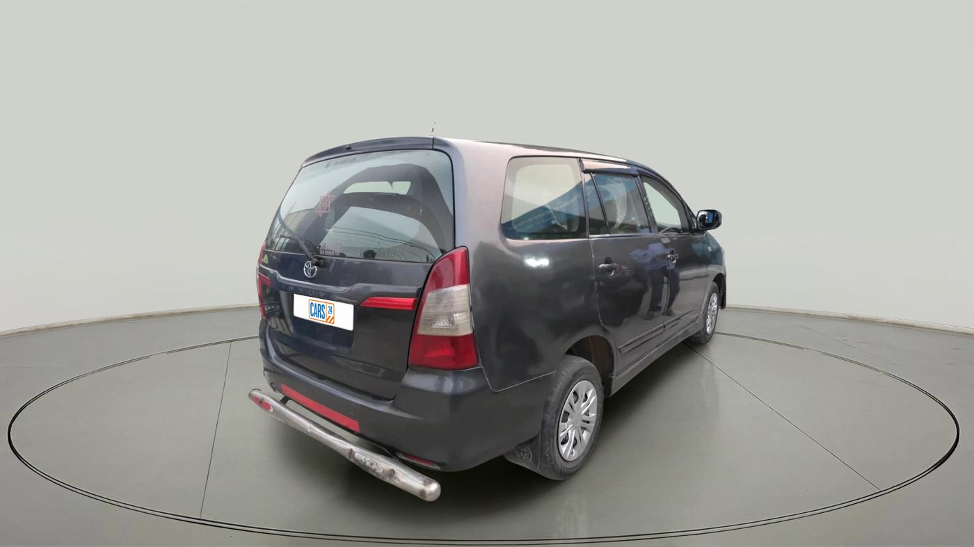 2015 Toyota Innova 2.5 GX 8 STR, Diesel, Manual, 3,53,479 km, exterior
