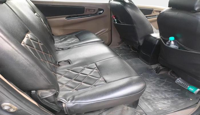 2015 Toyota Innova 2.5 GX 8 STR, Diesel, Manual, 3,53,479 km, interior