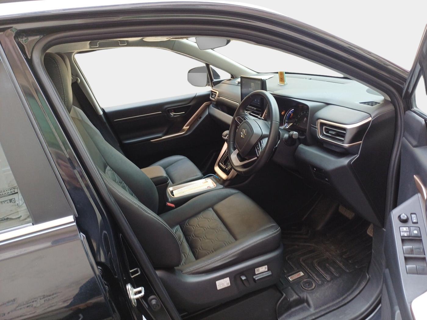 2024 Maruti Invicto ALPHA PLUS 7 STRONG HYBRID , Hybrid, Automatic, 38,730 km, interior