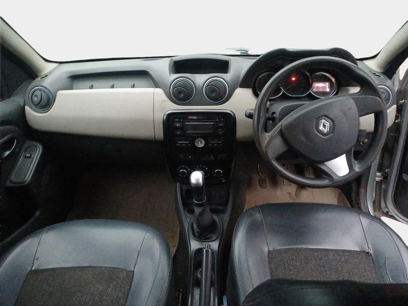 2015 Renault Duster 85 PS RXL DIESEL, Diesel, Manual, 84,000 km, interior