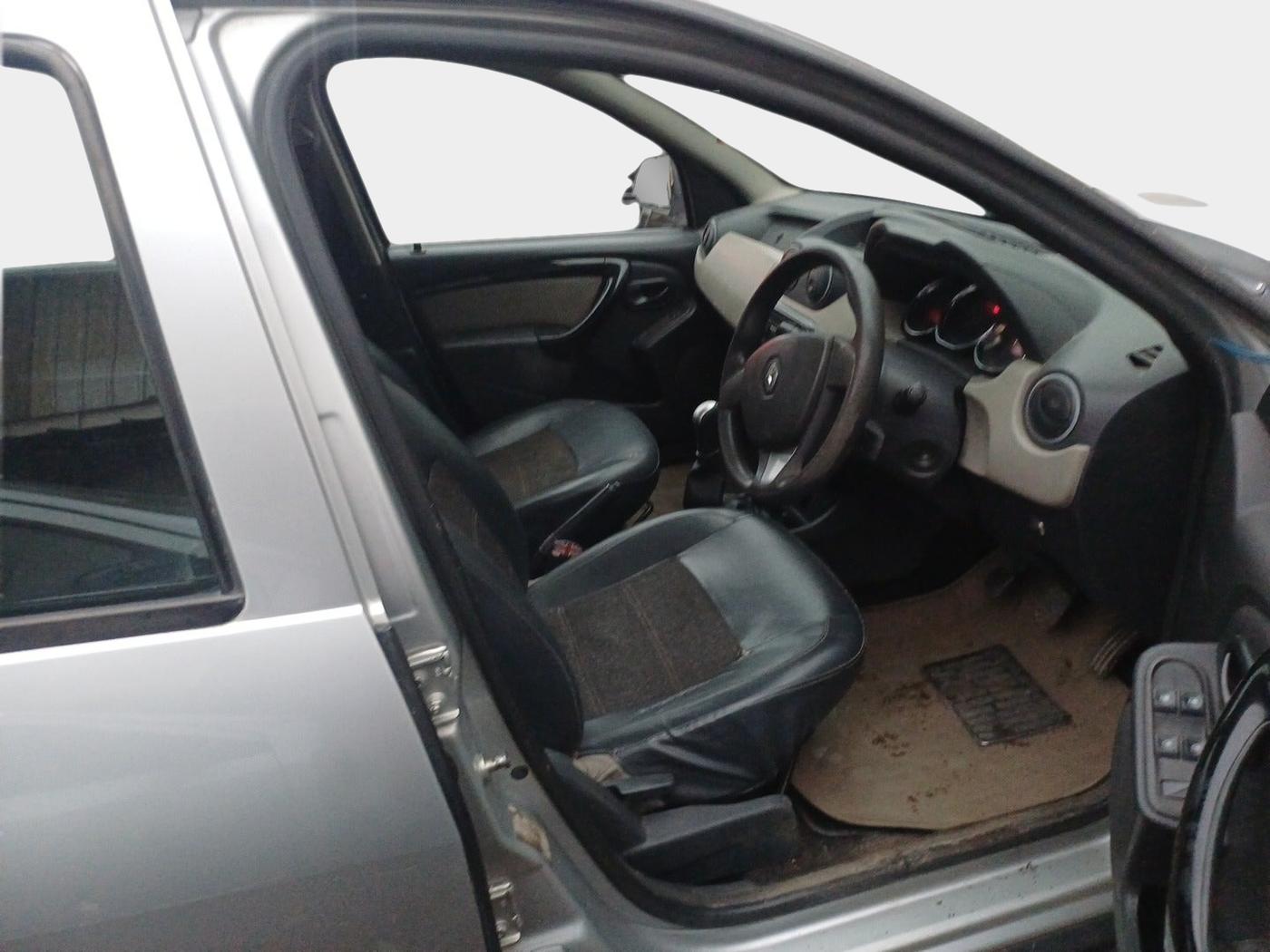 2015 Renault Duster 85 PS RXL DIESEL, Diesel, Manual, 84,000 km, interior