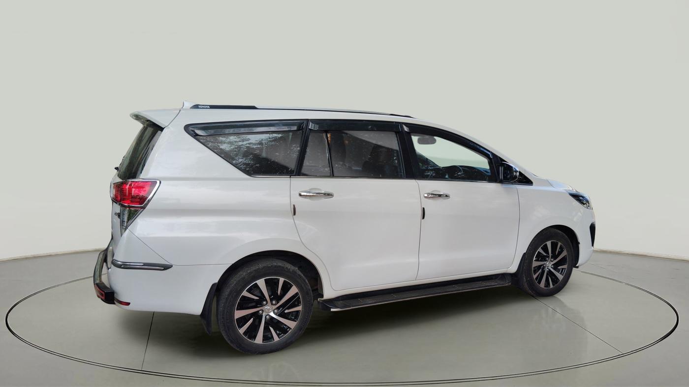 2022 Toyota Innova Crysta 2.7 ZX AT 7 STR, Petrol, Automatic, 65,647 km, exterior