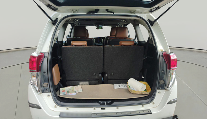 2022 Toyota Innova Crysta 2.7 ZX AT 7 STR, Petrol, Automatic, 65,647 km, exterior