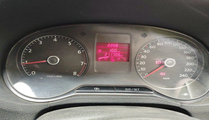 2011 Volkswagen Polo HIGHLINE1.2L, Petrol, Manual, 2,11,708 km, interior