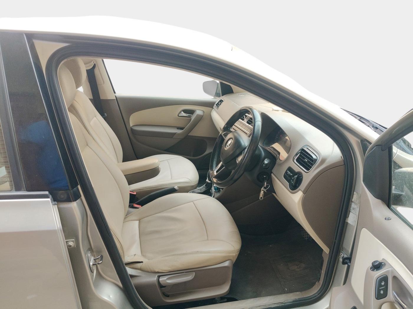2016 Skoda Rapid AMBITION 1.5 TDI AT, Diesel, Automatic, 1,22,853 km, interior