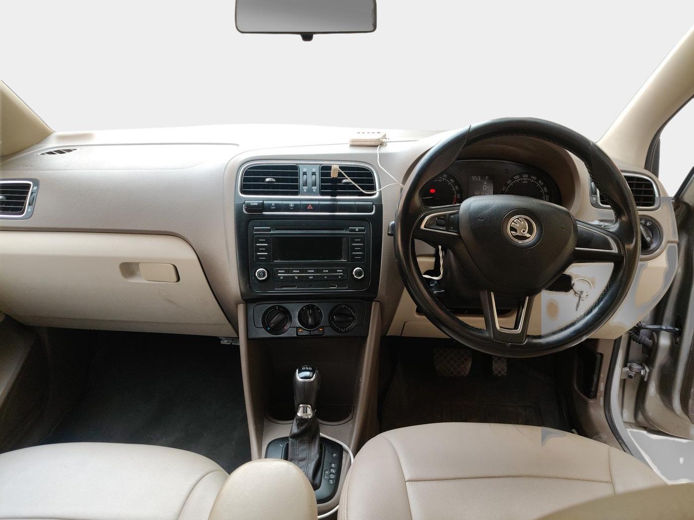2016 Skoda Rapid AMBITION 1.5 TDI AT, Diesel, Automatic, 1,22,853 km, interior