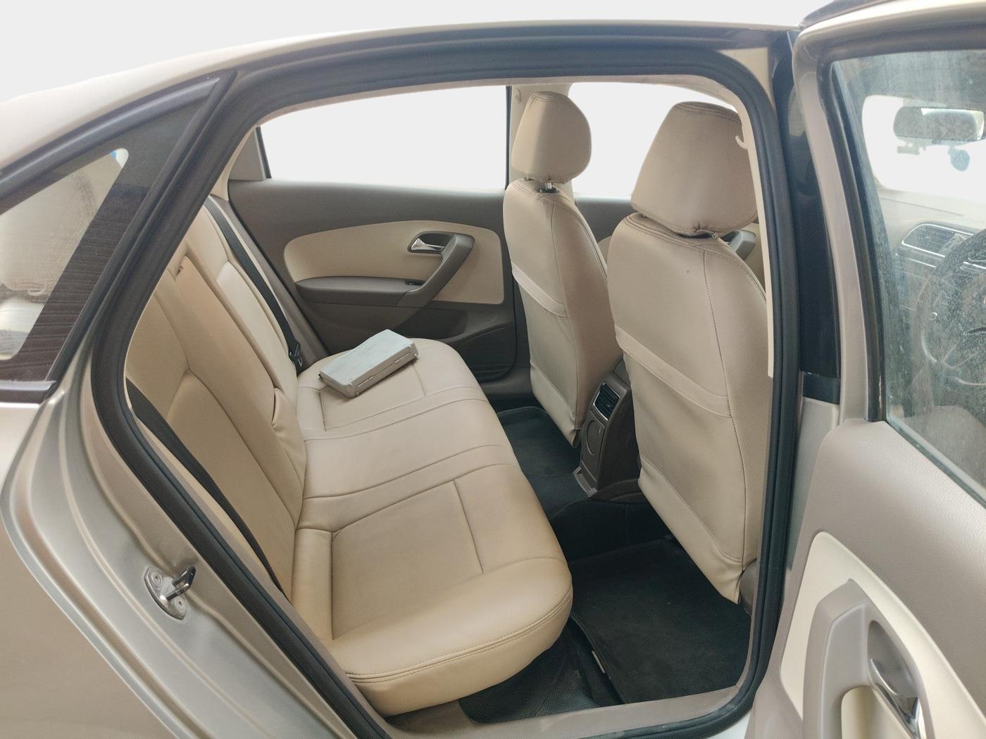 2016 Skoda Rapid AMBITION 1.5 TDI AT, Diesel, Automatic, 1,22,853 km, interior