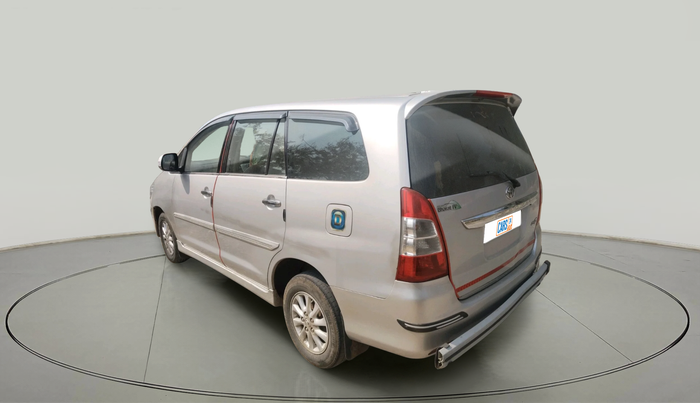 2013 Toyota Innova 2.5 VX 8 STR, Diesel, Manual, 1,83,703 km, exterior