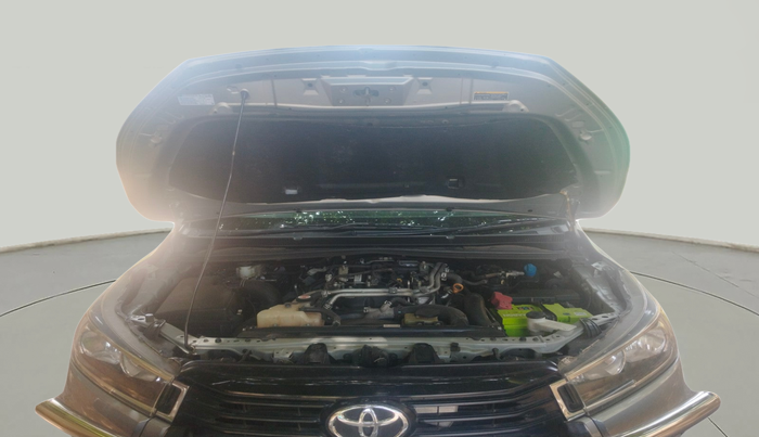 2021 Toyota Innova Crysta 2.4 GX 7 STR, Diesel, Manual, 2,88,233 km, exterior