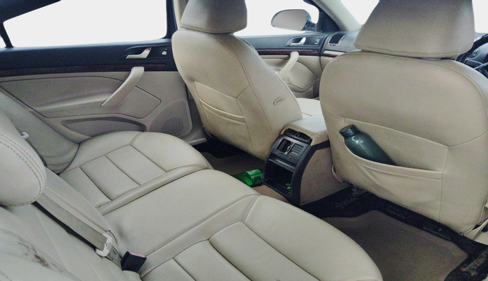 2012 Skoda Laura AMBIENTE 2.0 TDI CR MT, Diesel, Manual, 2,64,240 km, interior