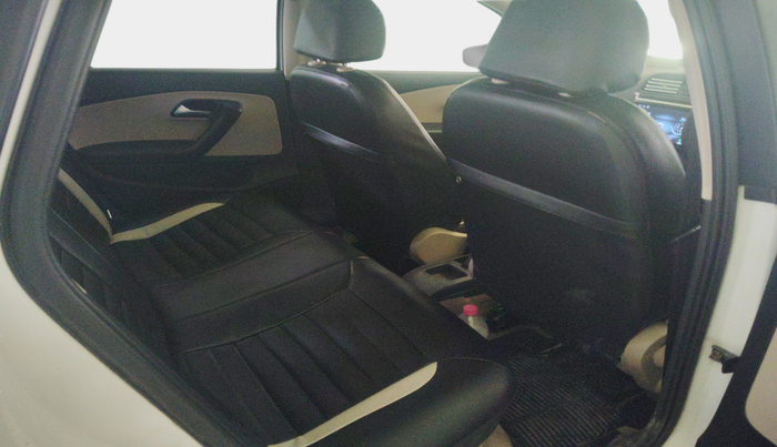 2017 Volkswagen Ameo COMFORTLINE 1.2L, Petrol, Manual, 99,363 km, interior